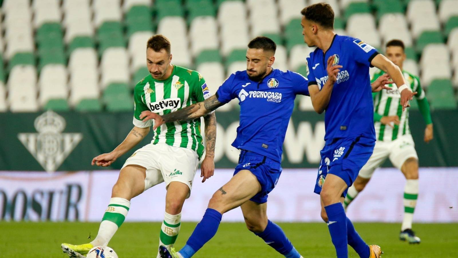 包含赫塔费主场取胜，逼近积分榜前列的词条