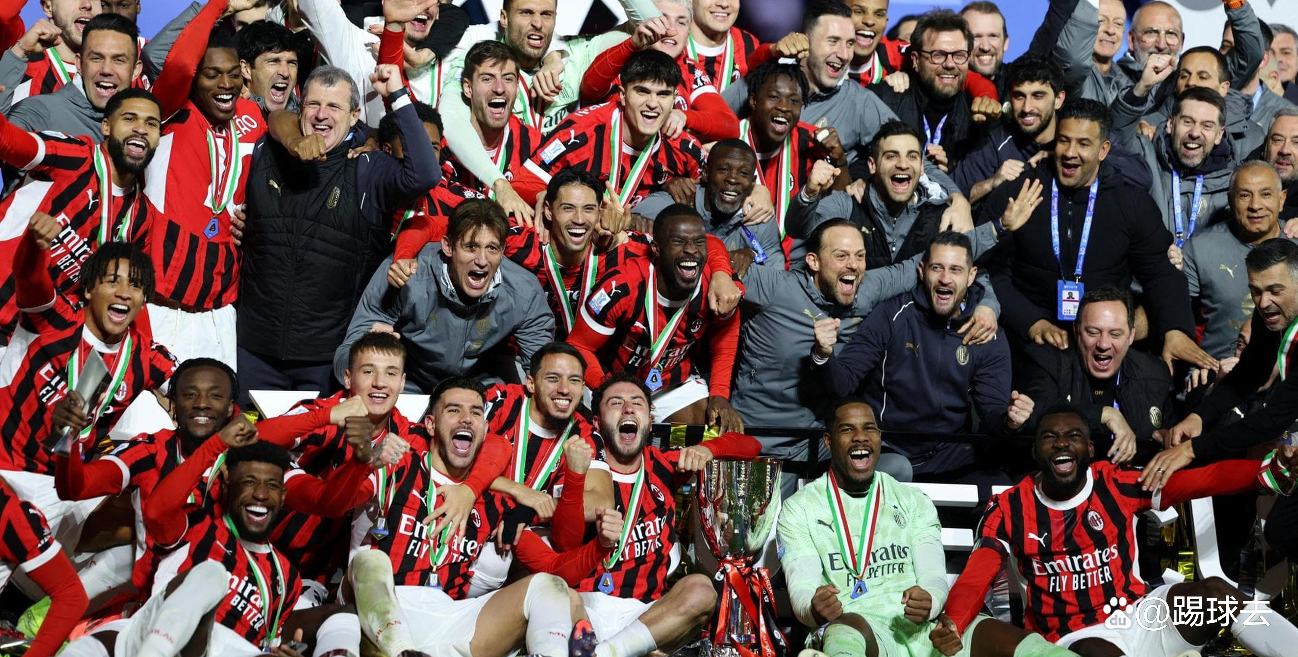 关于意甲联赛中球员们展现了团结合作的精神的信息