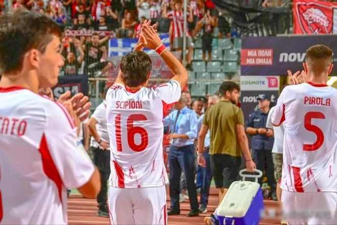 包含阿贾克斯主场失利，欧冠生死攸关的词条