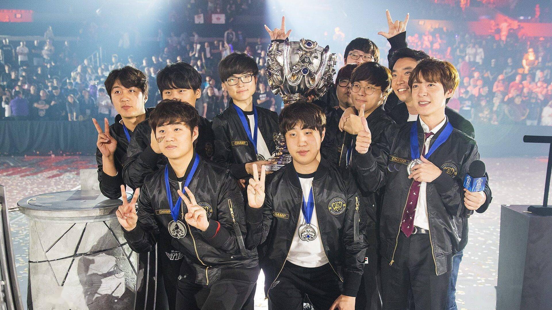 关于网友神预测：今年S赛冠军已被剧透？的信息