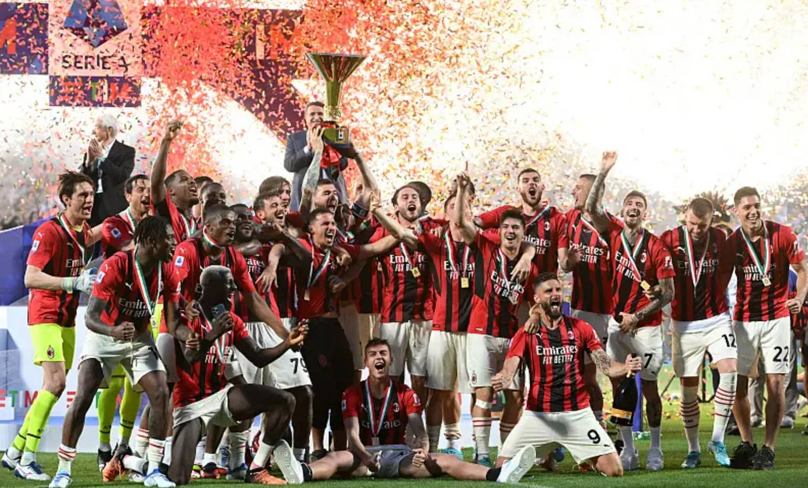 波兰队在激烈比赛中赢得胜利,晋级八强 波兰队在激烈比赛中赢得胜利,晋级八强