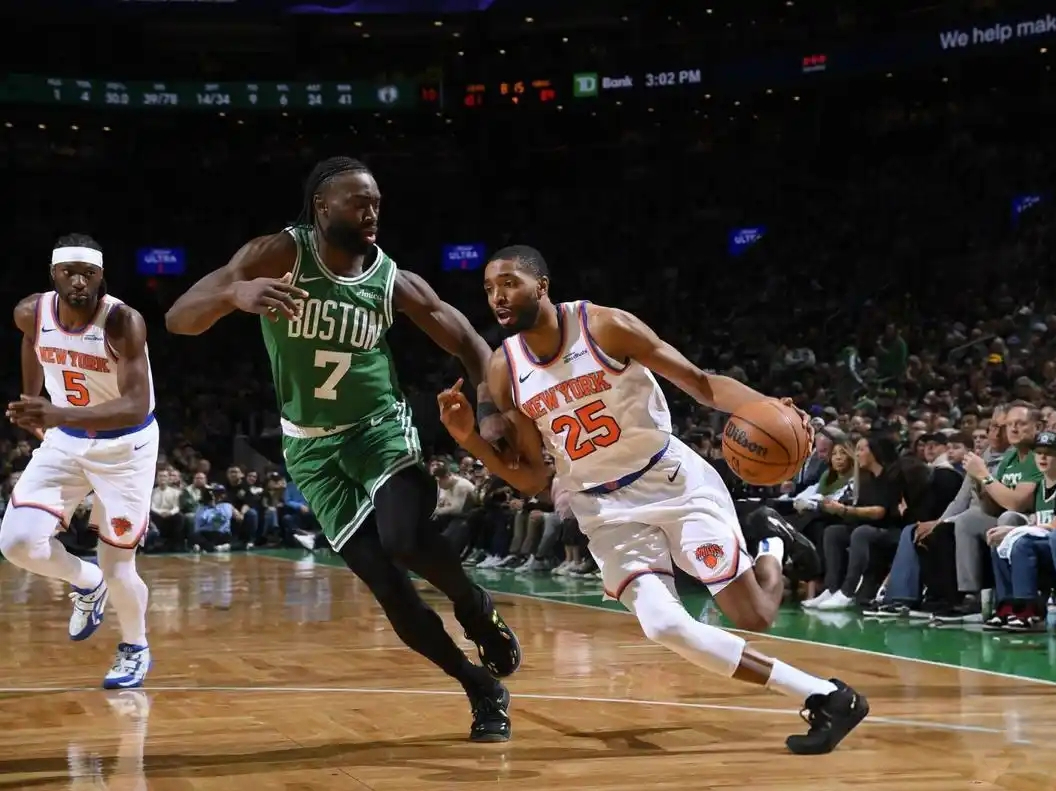 爱游戏app下载-凯尔特人主场取胜开拓者，沃克砍下30分