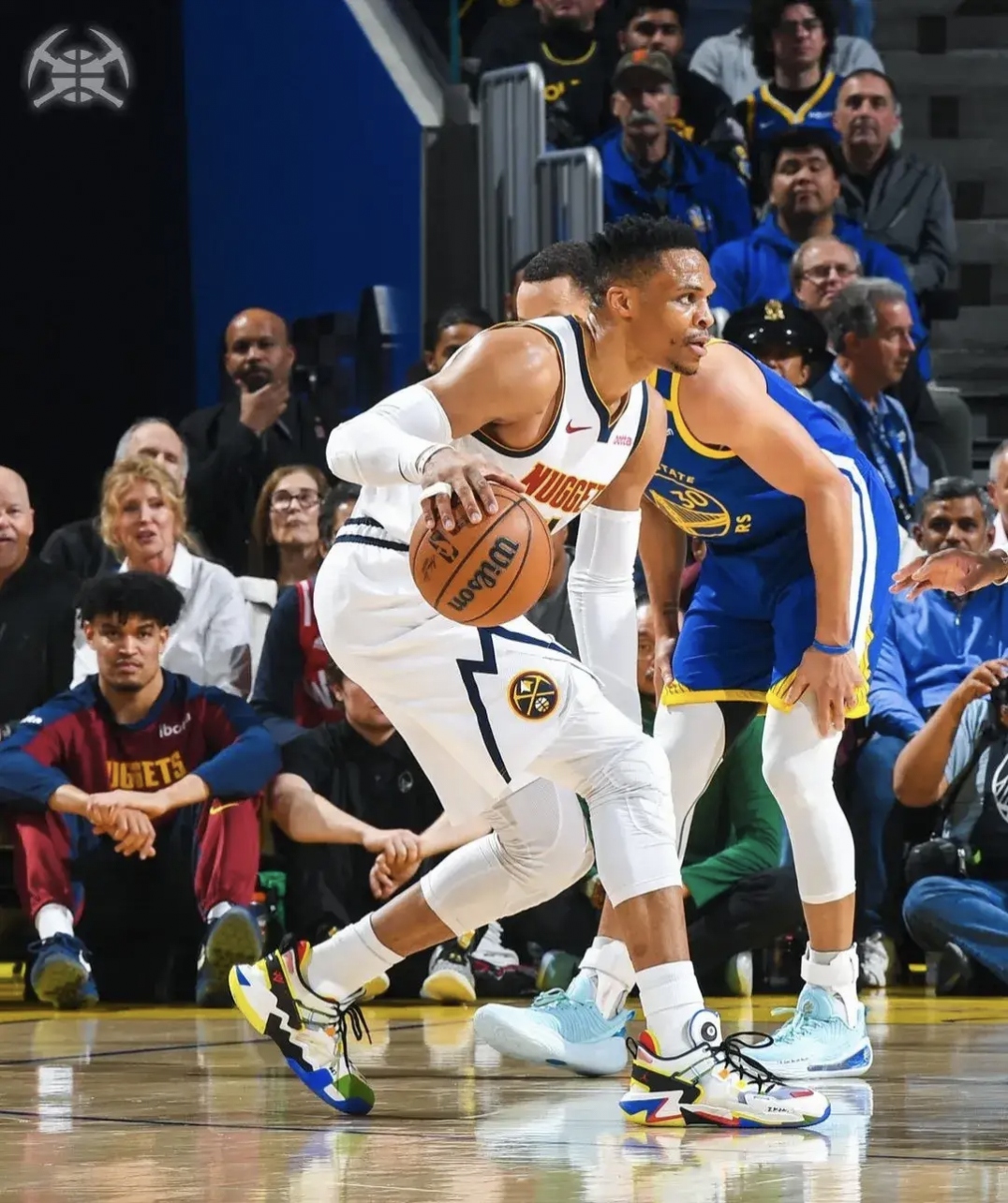 勇士轻取开拓者，主场实现全队出色表现的简单介绍