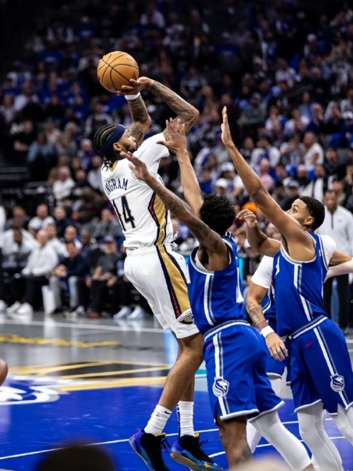 爱游戏官网入口-马刺主场取得胜利，德罗赞领军独揽分轻松击败对手的简单介绍